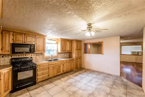 306 E 6th St, Leedey, OK 73654 photo 7