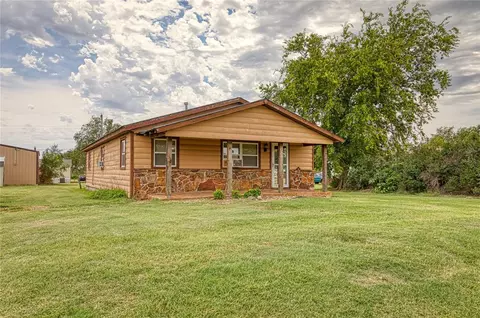 306 E 6th St, Leedey, OK 73654