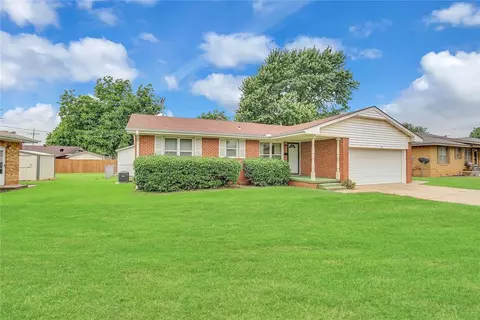 129 Merritt Dr, Elk City, OK 73644