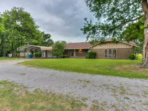 401 N King Ave, Midwest City, OK 73130