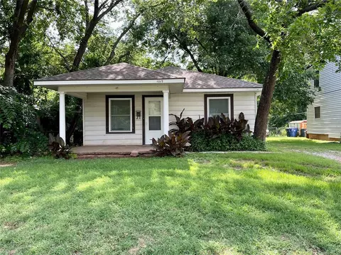 1019 S 14th St, Chickasha, OK 73018
