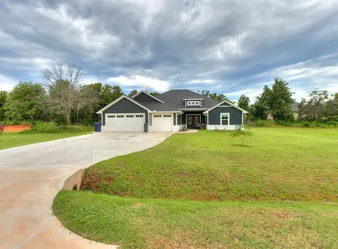 10100 Amber Cir, Newalla, OK 74857