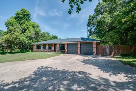 4421 Martin Dr, Edmond, OK 73034