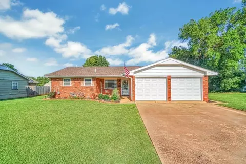 1102 N Market St, Cordell, OK 73632