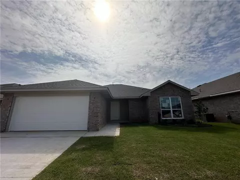 1105 Blackjack Creek Dr, Yukon, OK 73099