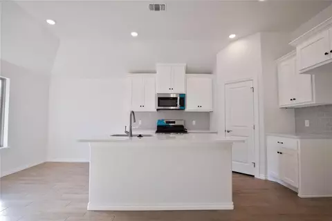 8412 NW 163rd Ter, Edmond, OK 73013
