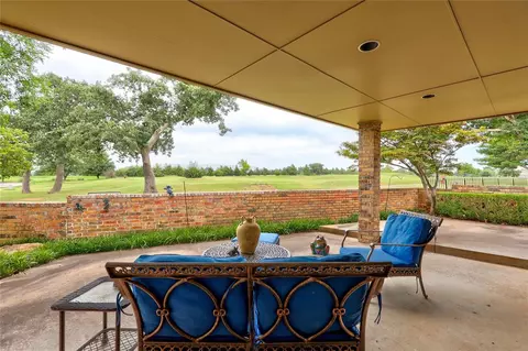 641 E Oak Pl, Edmond, OK 73025