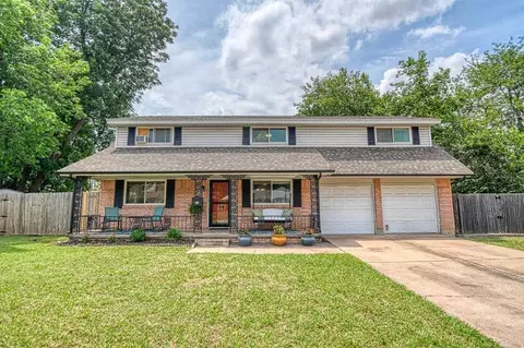 203 Bellaire Dr, Moore, OK 73160