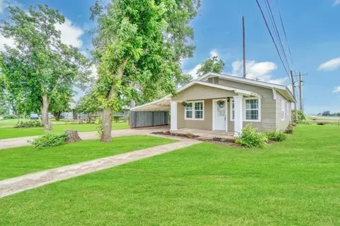 420 NW 4th St, Tipton, OK 73570