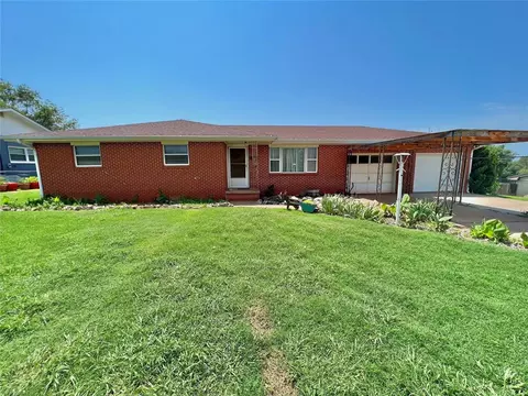704 S Ll Males, Cheyenne, OK 73628