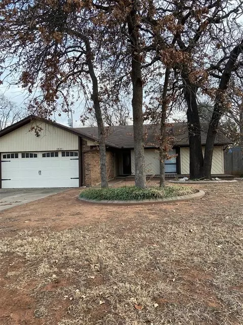 2420 Shady Tree Ln, Edmond, OK 73013