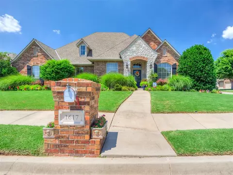 1617 Deer Park Dr, Edmond, OK 73003