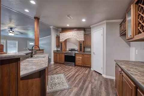 207 S Twelfth St, Cheyenne, OK 73628 photo 3