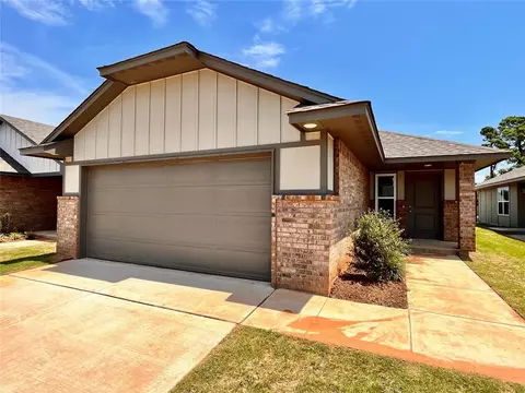 910 Hudson Rd, Chickasha, OK 73018