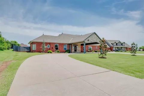 3108 Westlake St, Moore, OK 73165