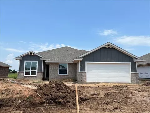 933 SE 17th St, Newcastle, OK 73065