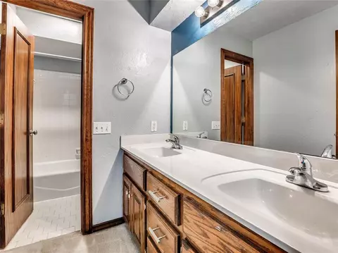 3928 Devon Dr, Edmond, OK 73034 photo 39