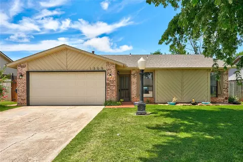 1309 Greenfield Dr, Edmond, OK 73012