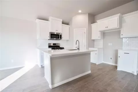 9016 NW 125th St, Yukon, OK 73099