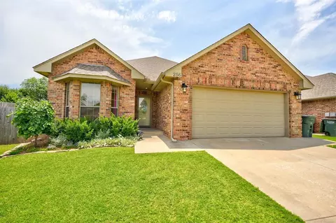 256 Stonebrook Ln, Edmond, OK 73003