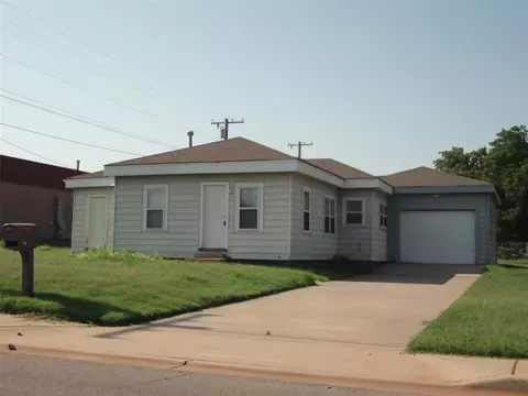 715 W Huber Ave, Weatherford, OK 73096