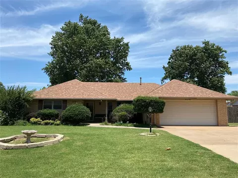 1517 Pine St, Weatherford, OK 73096