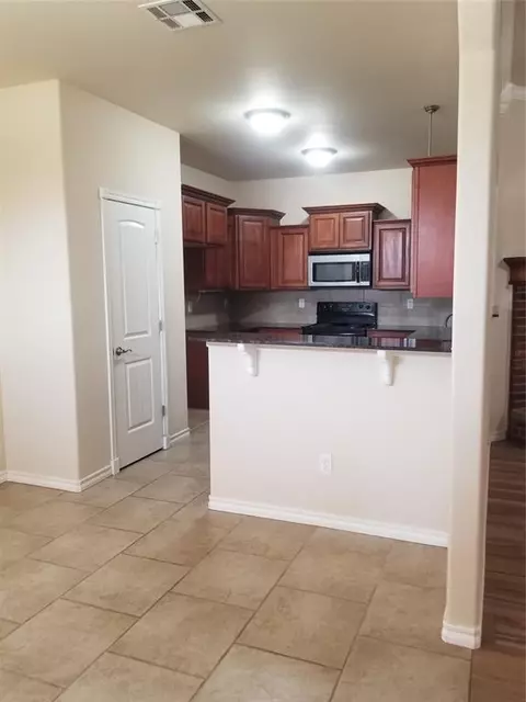 1108 Bryan Dr, Moore, OK 73160 photo 4