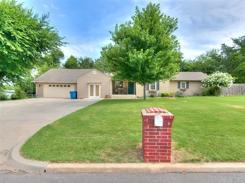 10113 SE 14th St, Midwest City, OK 73130