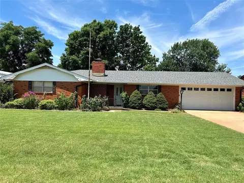 1523 N Washington, Elk City, OK 73644