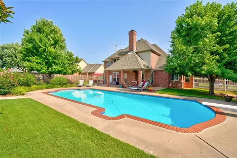 1608 Churchill Rd, Yukon, OK 73099