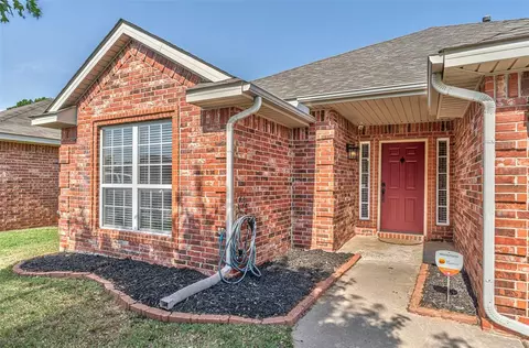 608 Castle Ridge Ln, Mustang, OK 73064
