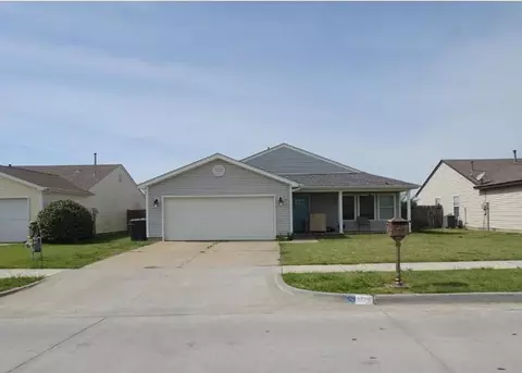 1713 Eagle Dr, Moore, OK 73160