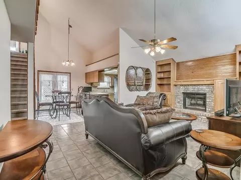 1121 Leafhurst Rd, Moore, OK 73160 photo 3