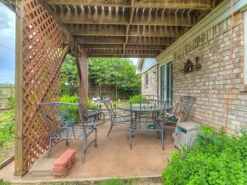 1121 Leafhurst Rd, Moore, OK 73160 photo 27