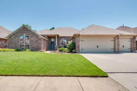 9324 SW 25th St, Oklahoma City, OK 73128
