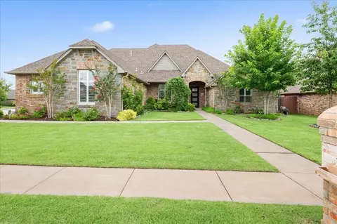 2900 W Colton Dr, Edmond, OK 73013