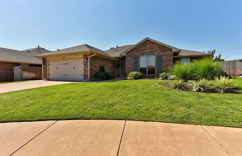 416 NW 141st Cir, Edmond, OK 73013
