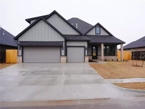9229 NW 82nd St, Yukon, OK 73099