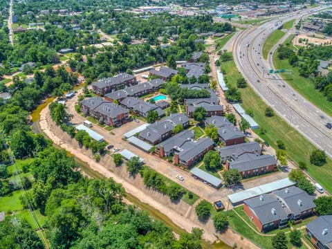 4400 Hemingway Dr #146, Oklahoma City, OK 73118