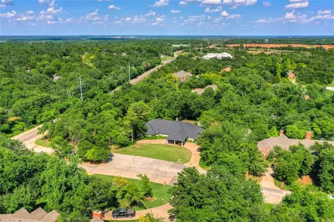 1204 Leawood Dr, Edmond, OK 73034