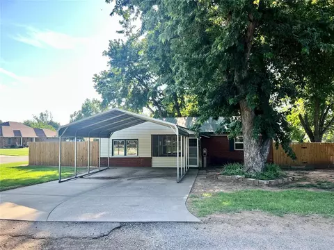 2603 S 19th St, Chickasha, OK 73018