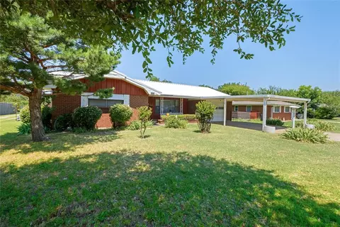 1111 SE Sullivan Dr, Lawton, OK 73501