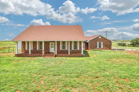 19088 E 1100 Rd, Sayre, OK 73662