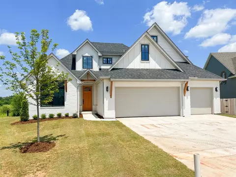 6525 Oxnard St, Edmond, OK 73034