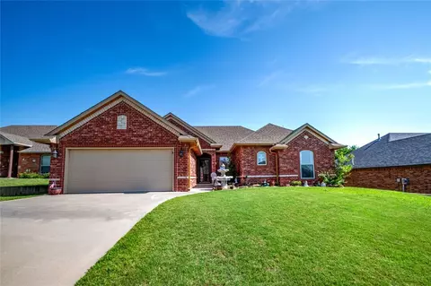 1220 Palmer Dr, Shawnee, OK 74804