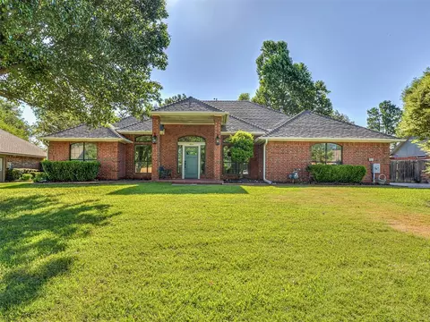 4804 Crystal Lakes Rd, Norman, OK 73072