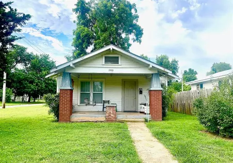 1003 W Idaho Ave, Chickasha, OK 73018