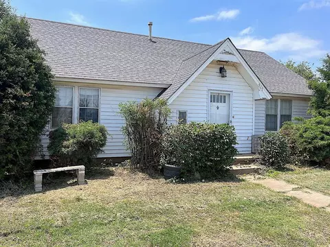 711 Main St, Rocky, OK 73661