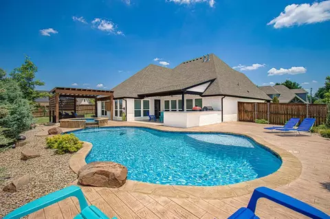 18517 Heritage Run Rd, Edmond, OK 73012