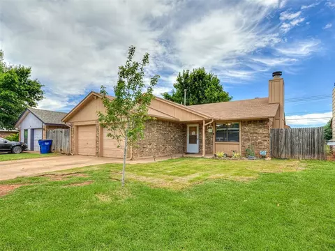 737 W Forster Dr, Mustang, OK 73064